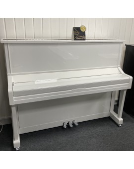 GLOSSY WHITE UPRIGHT PIANO