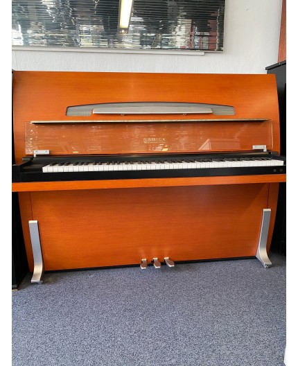 Pianos Schaeffer Com Fr Accueil 1 Piano Droit Samick Millenium Html Magasin Luxembourg Couleur Bois Satine Rosewood Accastillage Chrome Argent Systeme Silencieux Disponible En Option